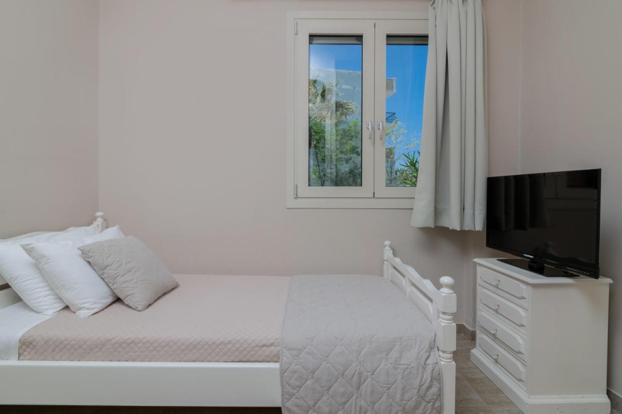 Villa Elizabeth - Seafront Classic Villa! Argassi Buitenkant foto