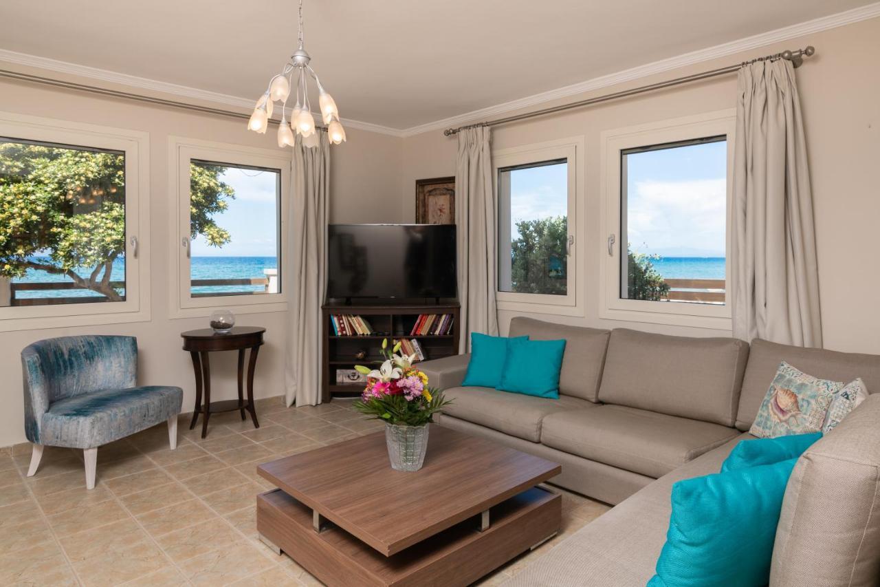 Villa Elizabeth - Seafront Classic Villa! Argassi Buitenkant foto